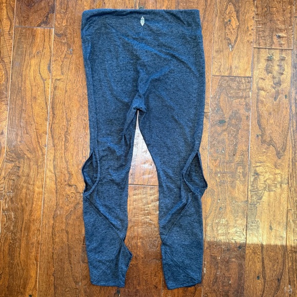 Free People Movement Cutout Halo Leggings in Dark Gray Size L - Picture 2 of 11